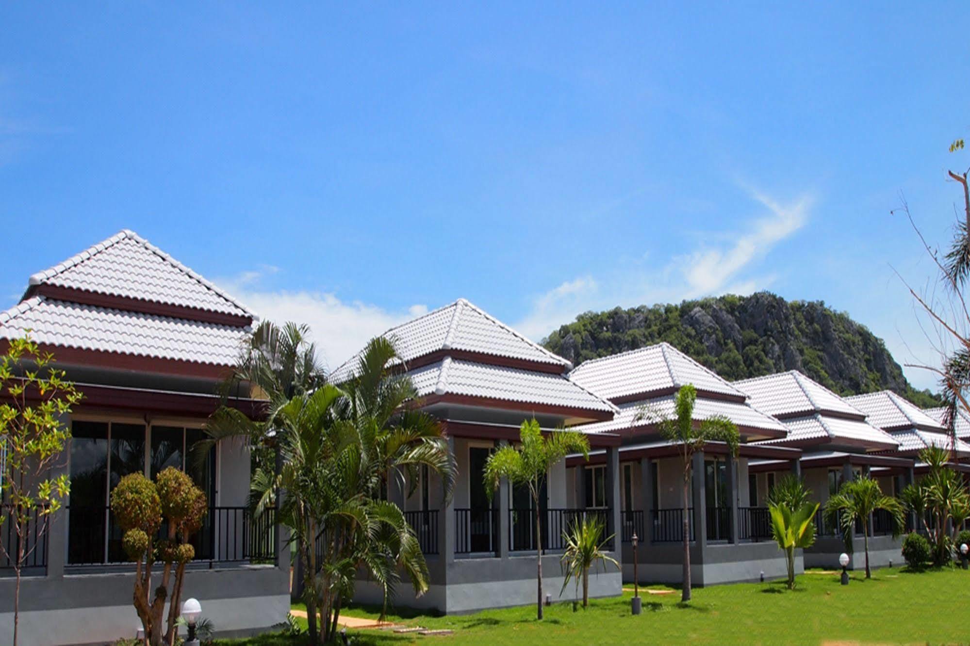 Kp Mountain Beach Pran Buri Exterior photo
