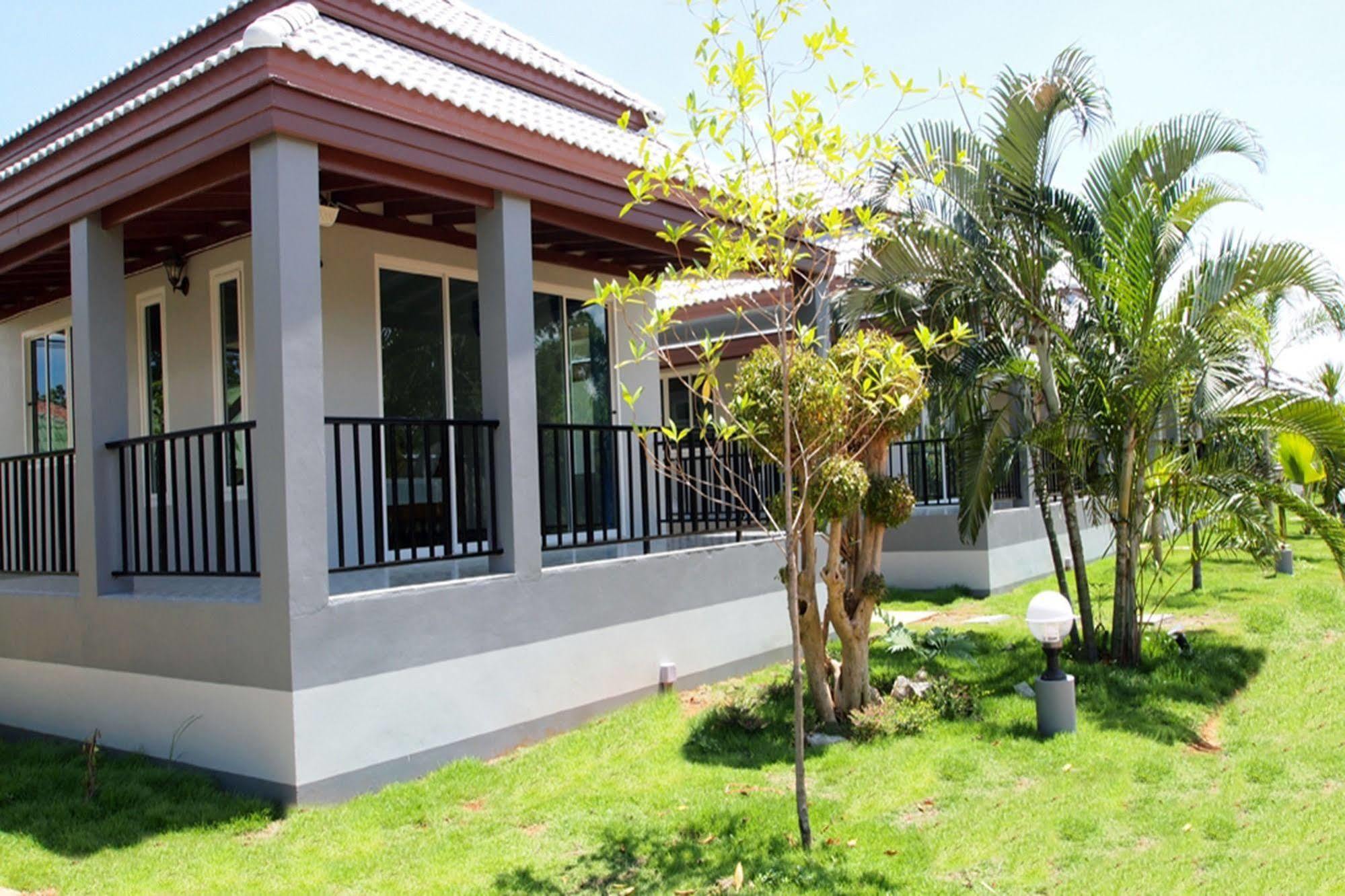 Kp Mountain Beach Pran Buri Exterior photo