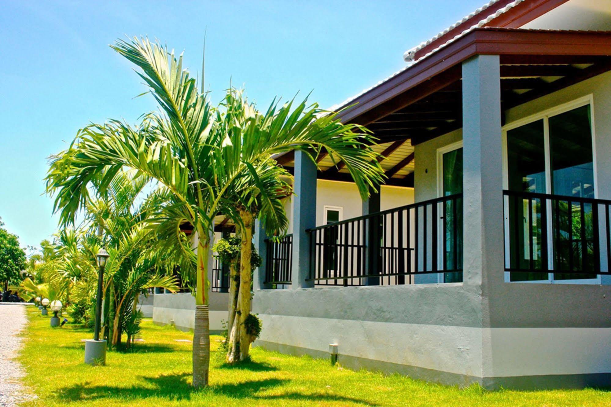 Kp Mountain Beach Pran Buri Exterior photo