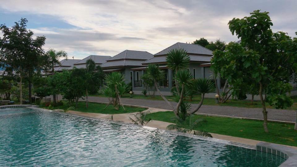 Kp Mountain Beach Pran Buri Exterior photo